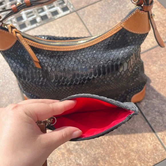 Dooney & Bourke GENUINE LEATHER Black and Tan Erica Snakeskin Women's Bag Set - Picture 5 of 16